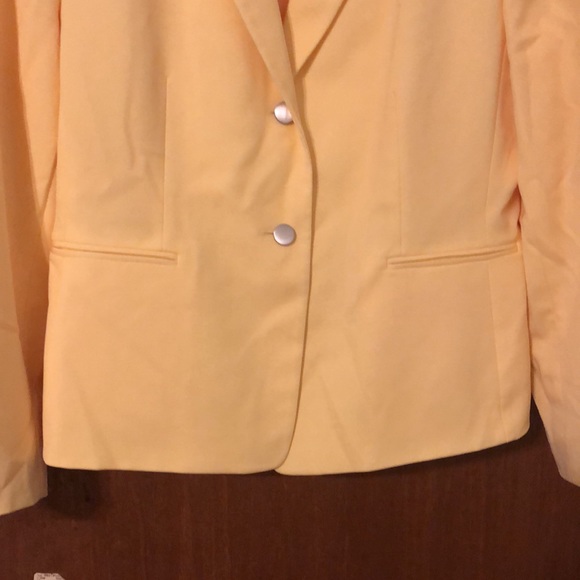 Jacket - Picture 4 of 4